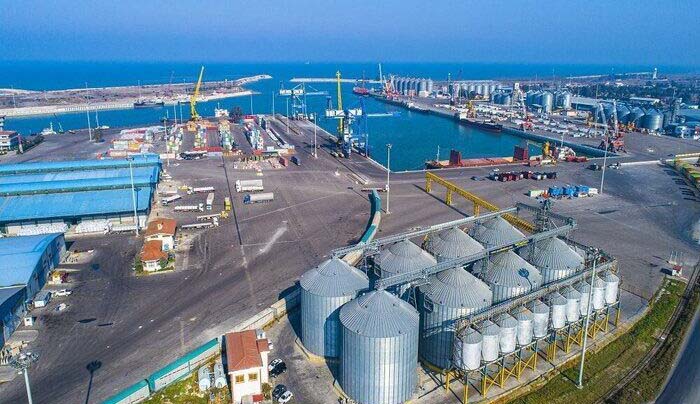 روزانه پنج فروند کشتی حامل نهاده دامی در بندر امیرآباد پهلو می‌گیرد