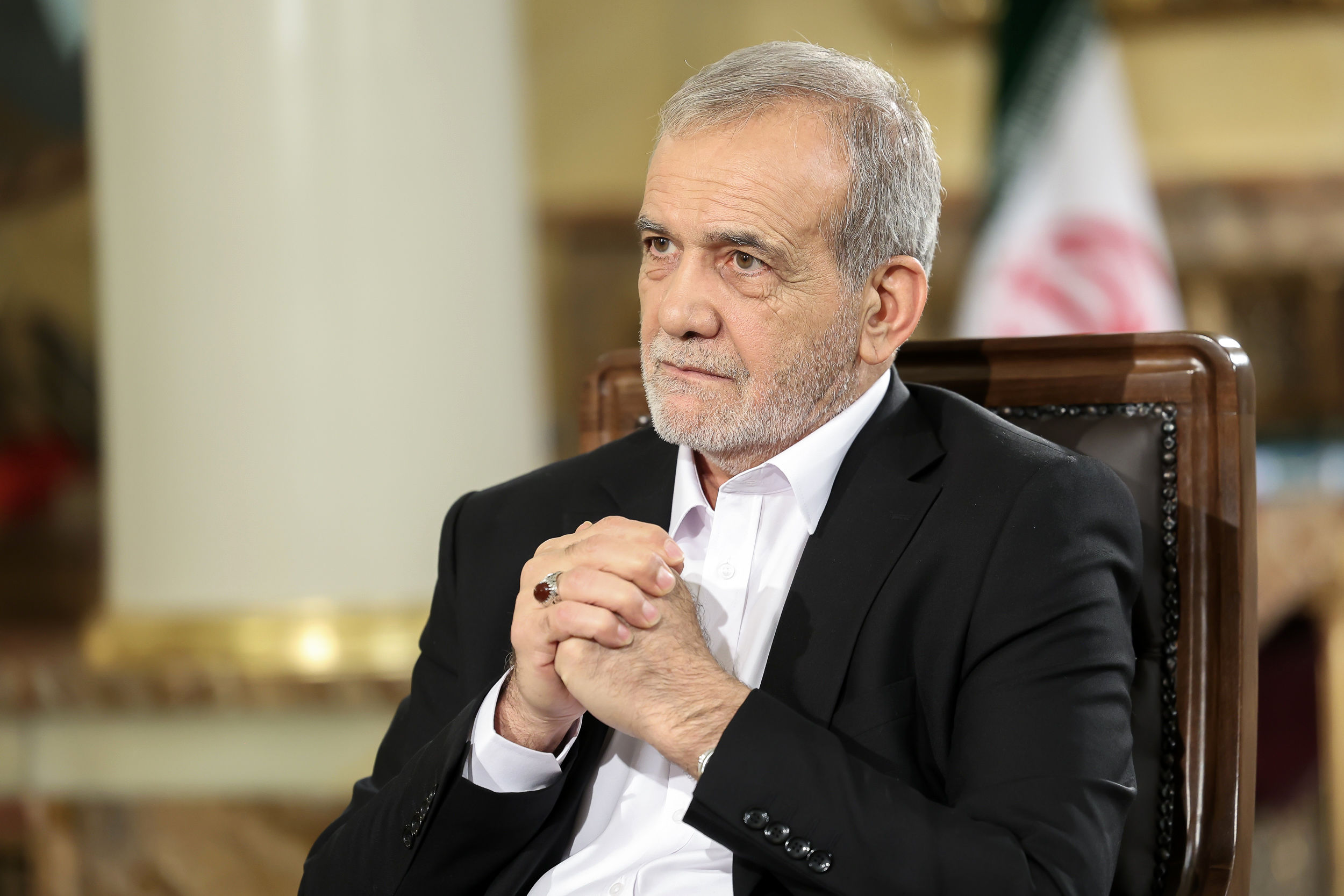 ورود رئیس‌جمهوری برای حل مشکل تأمین ارز نهاده‌ها و کالاهای اساسی