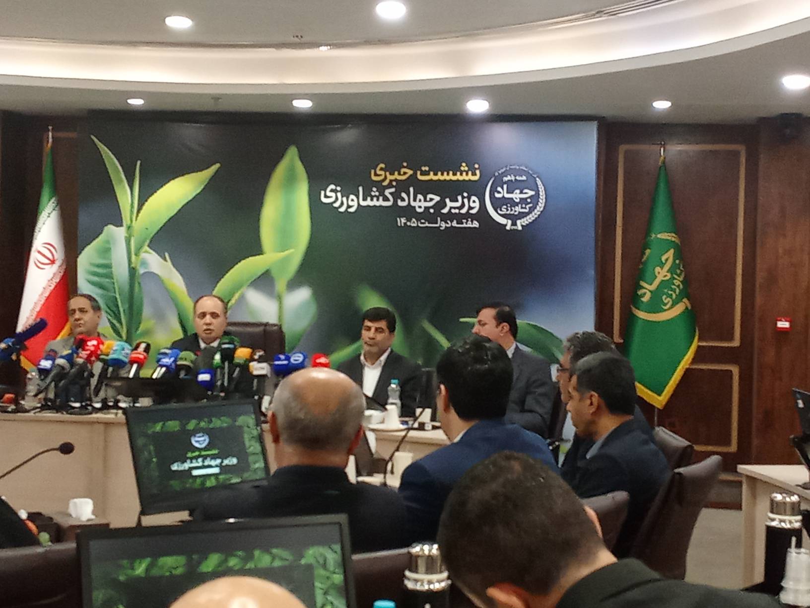 امنیت غذایی مردم حتی برای یک ساعت مختل نشد/ راههای دسترسی ایران به تجارت خارجی متنوع است
