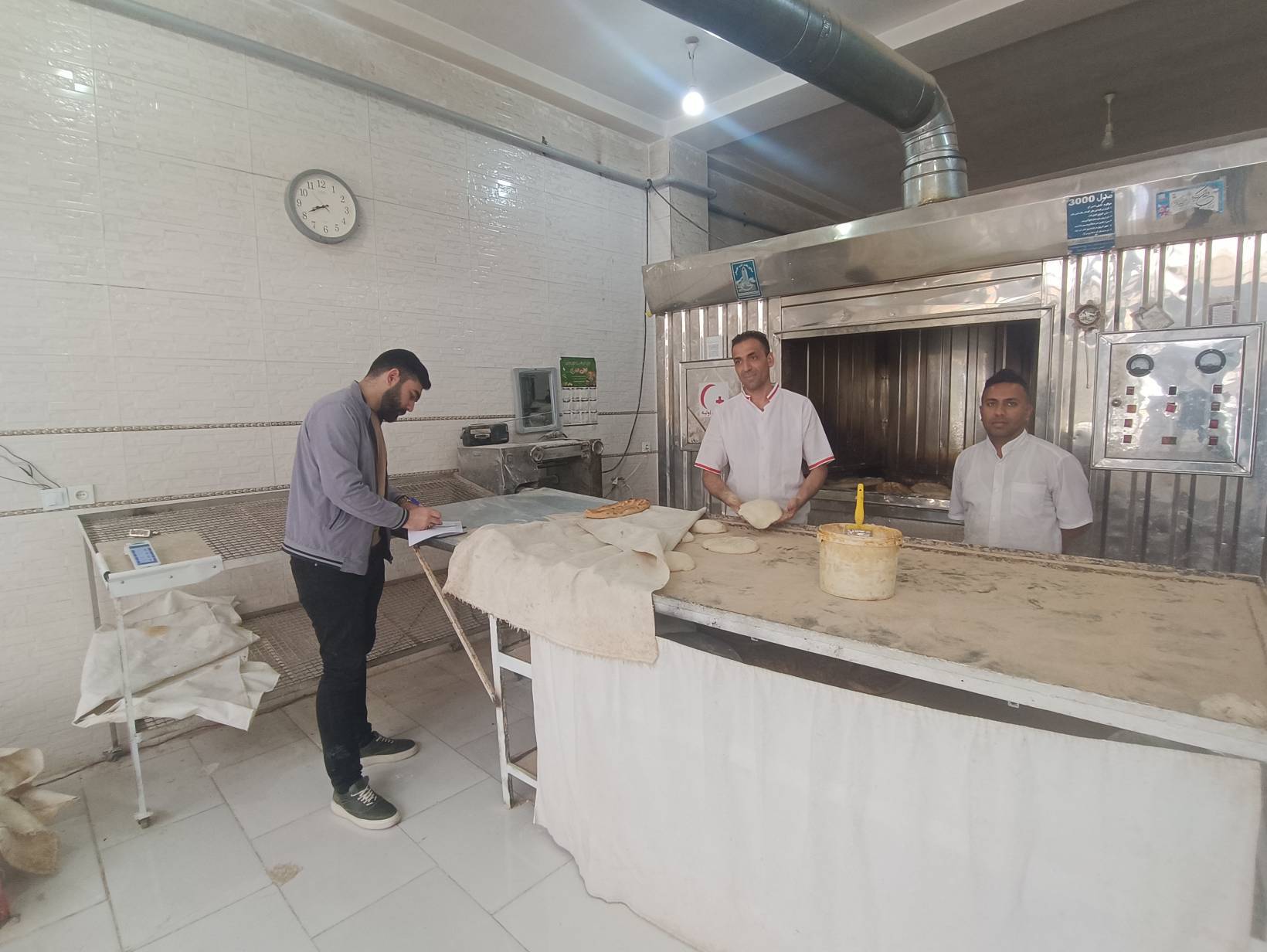 بازدید صبحگاهی از نانوایی‌های کلاله برای ارتقای کیفیت نان